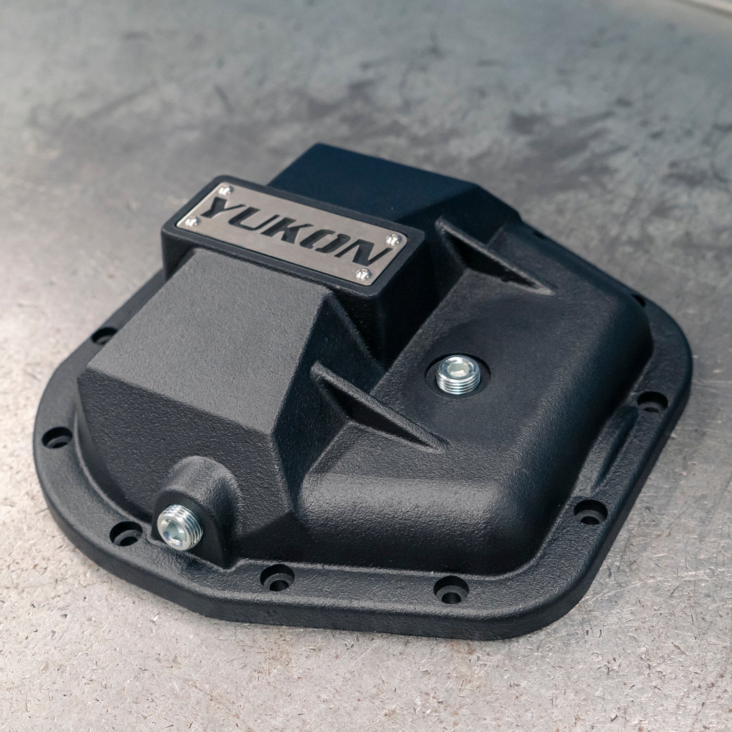 Hardcore Nodular Iron Cover For Ford 10.5 Inch Rear Differential 10.5 Inch Ford Nodular Iron Differential Cover Yukon Gear