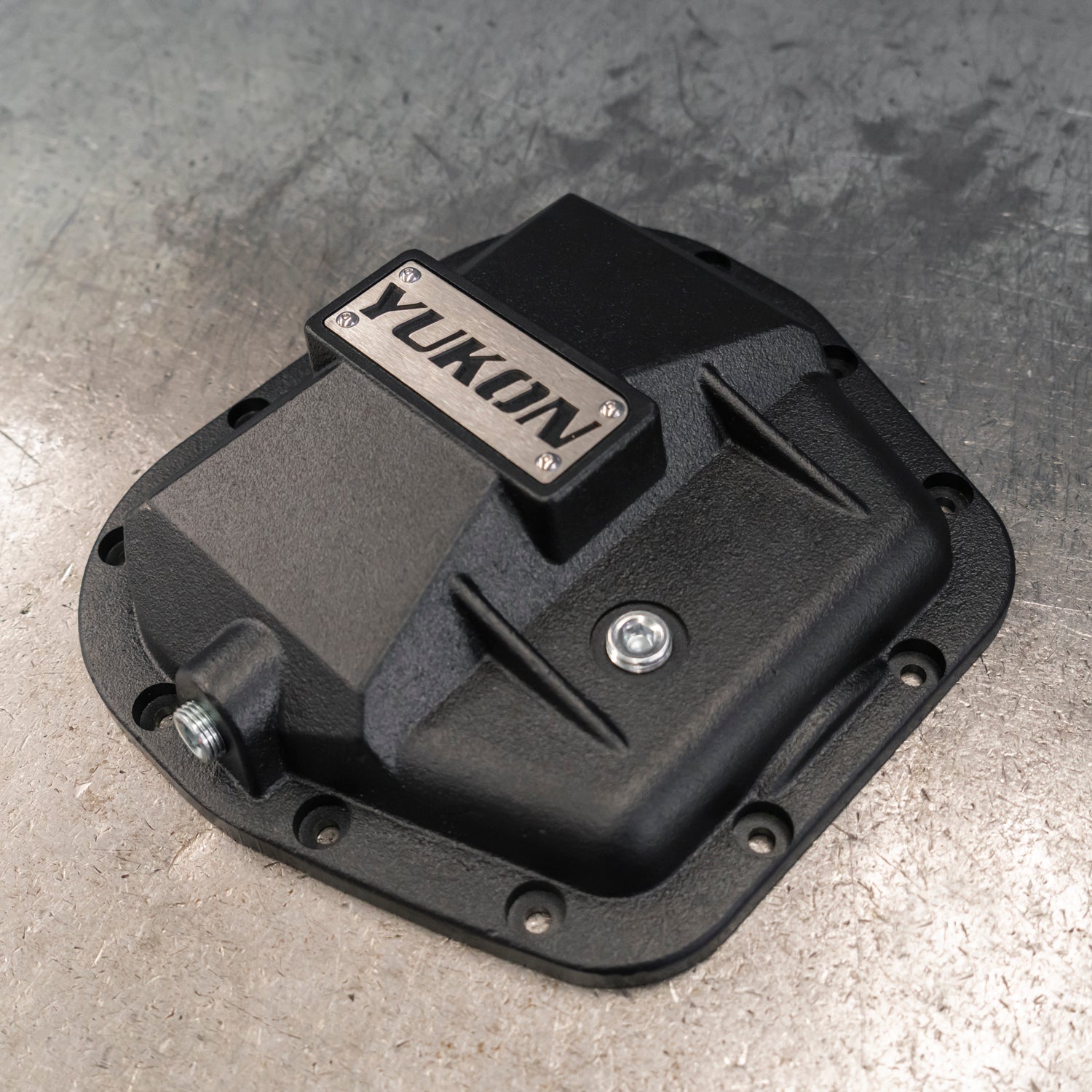 Hardcore Differential Cover For Ford 9.75 Inch Rear Differential 9.75 Inch Ford Nodular Iron Differential Cover Yukon Gear