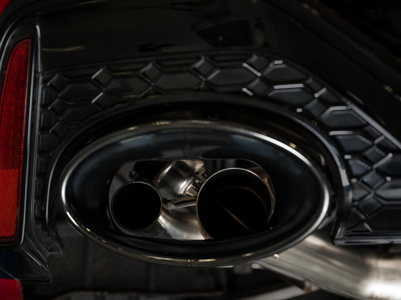AWE SwitchPath Exhaust for C8 Audi RS 6-RS 7 - Diamond Black RS-style Tips - Apollo Off-Road