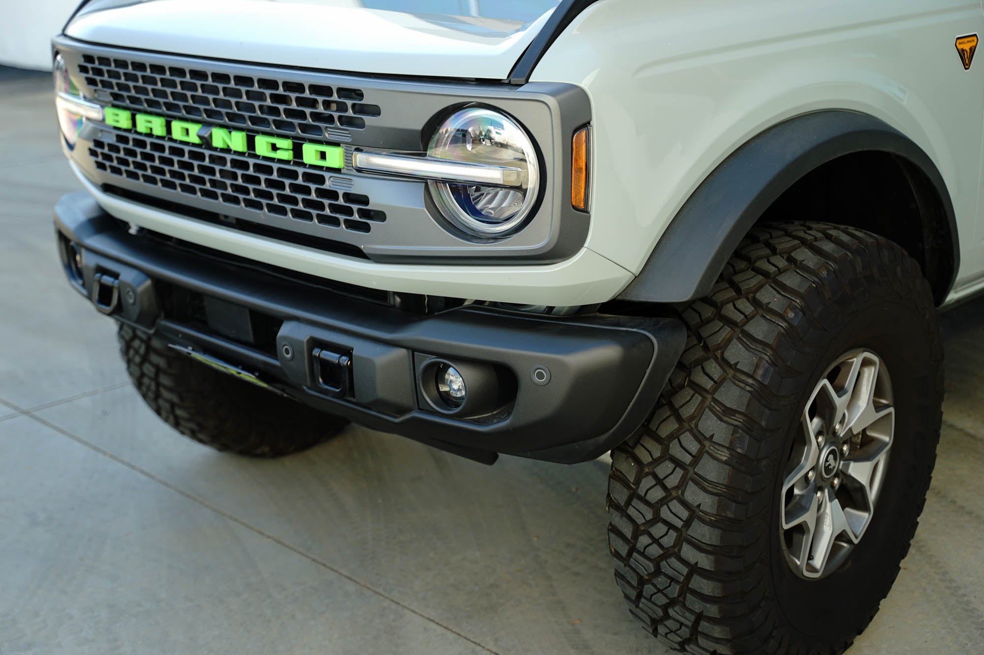 Ford Bronco Capable Bumper Slanted Front License Plate Mount - Apollo Off-Road