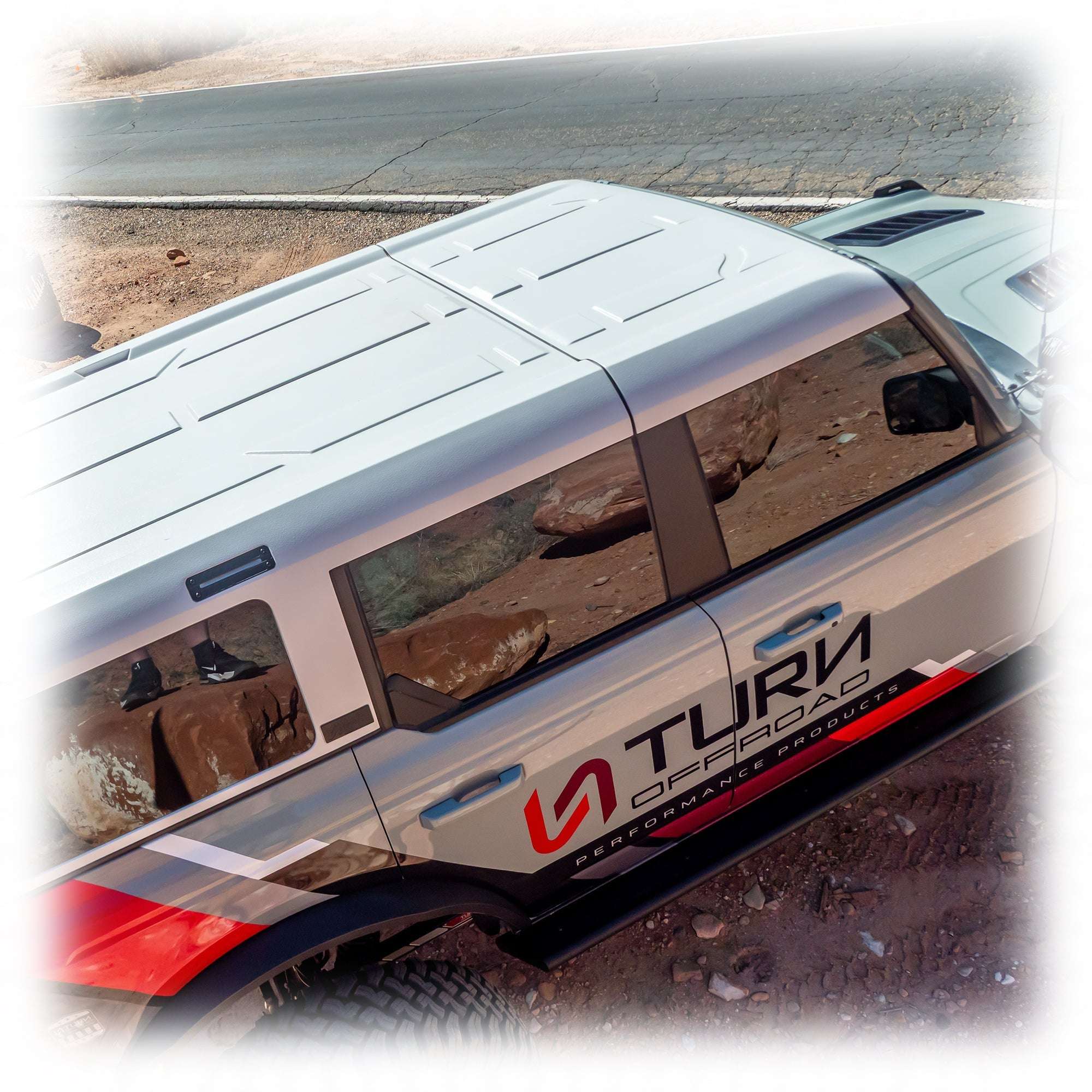 TR10 Hard Top for Ford Bronco 4-Door with White Gelcoat