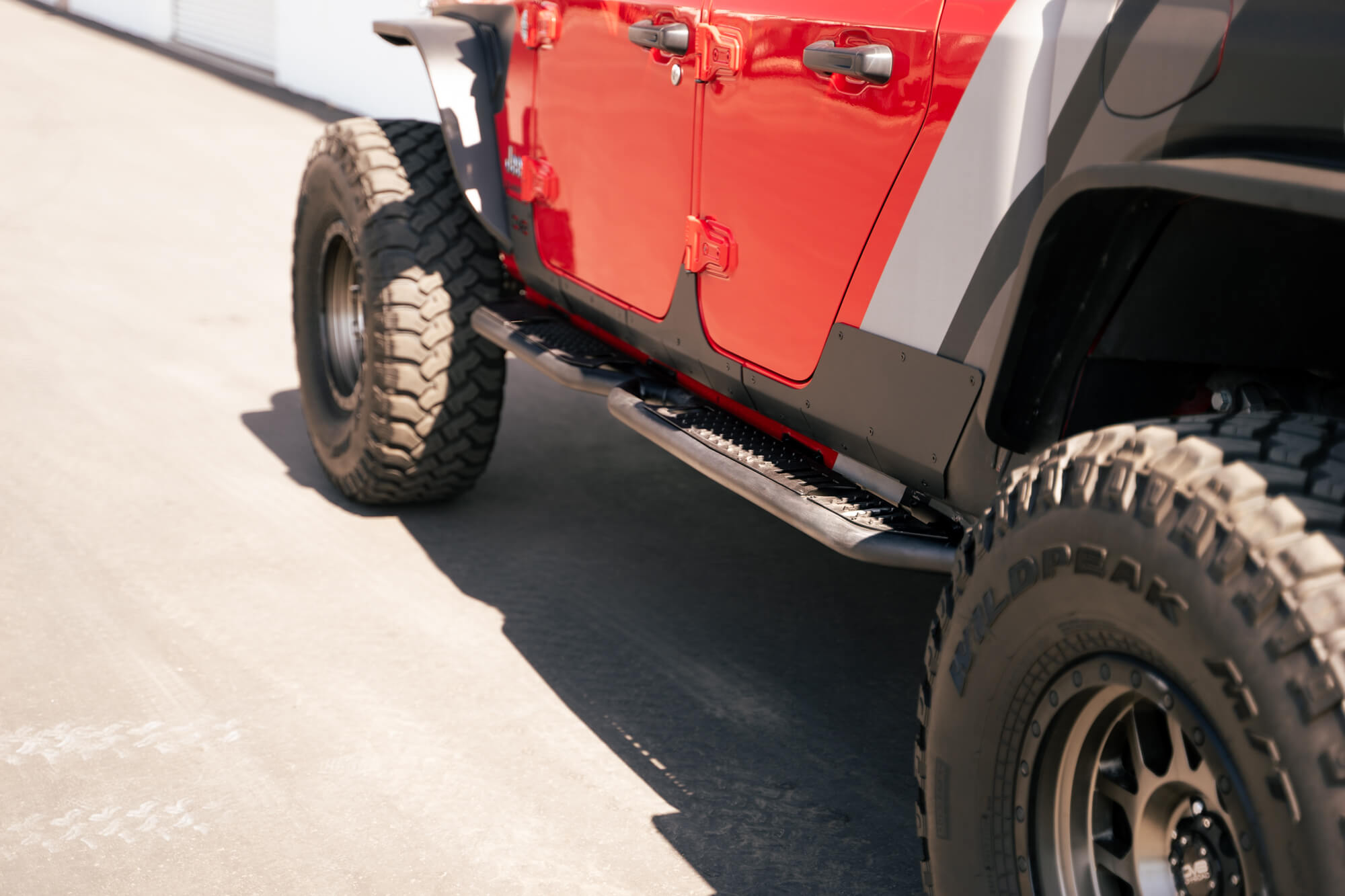 Jeep Gladiator JT OE Plus Side Steps - Apollo Off-Road