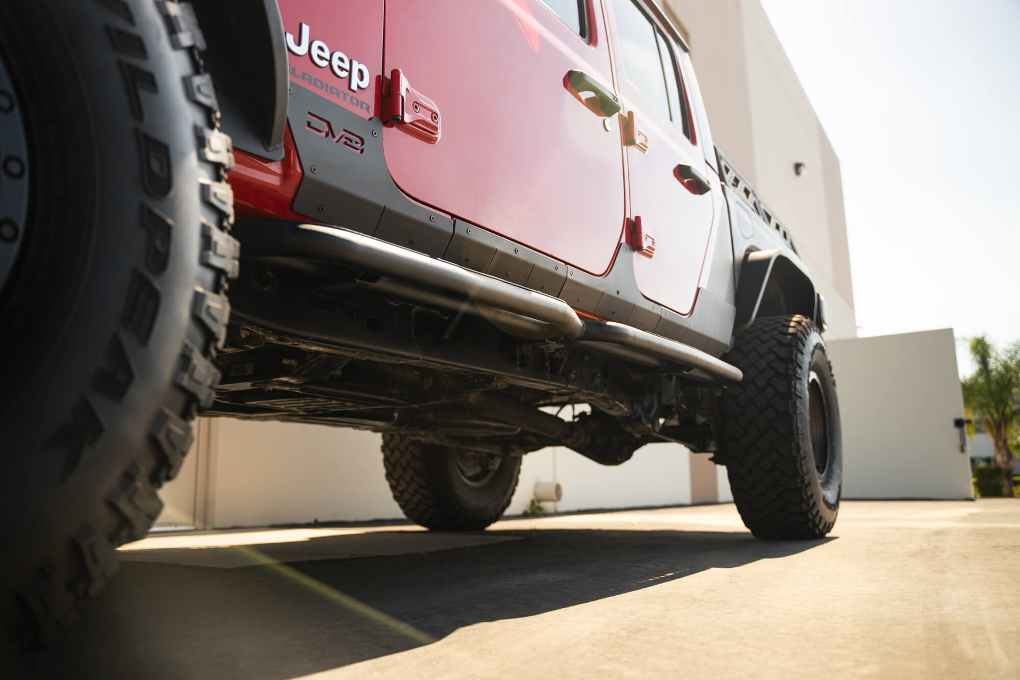 Jeep Gladiator JT OE Plus Side Steps - Apollo Off-Road