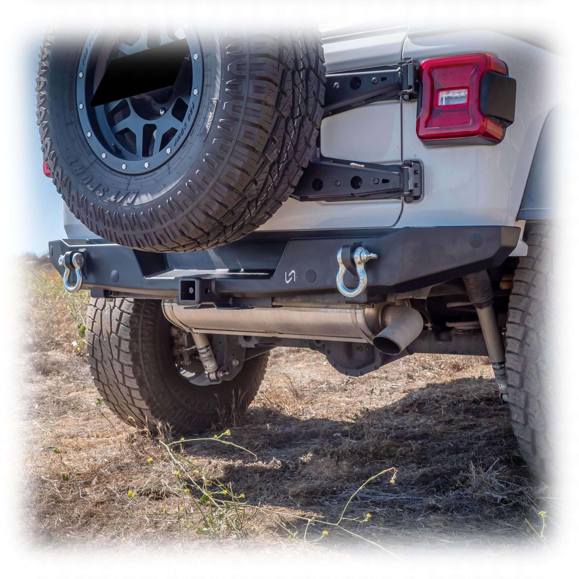 Rear Bumper with Hitch Receiver for Jeep Wrangler JL