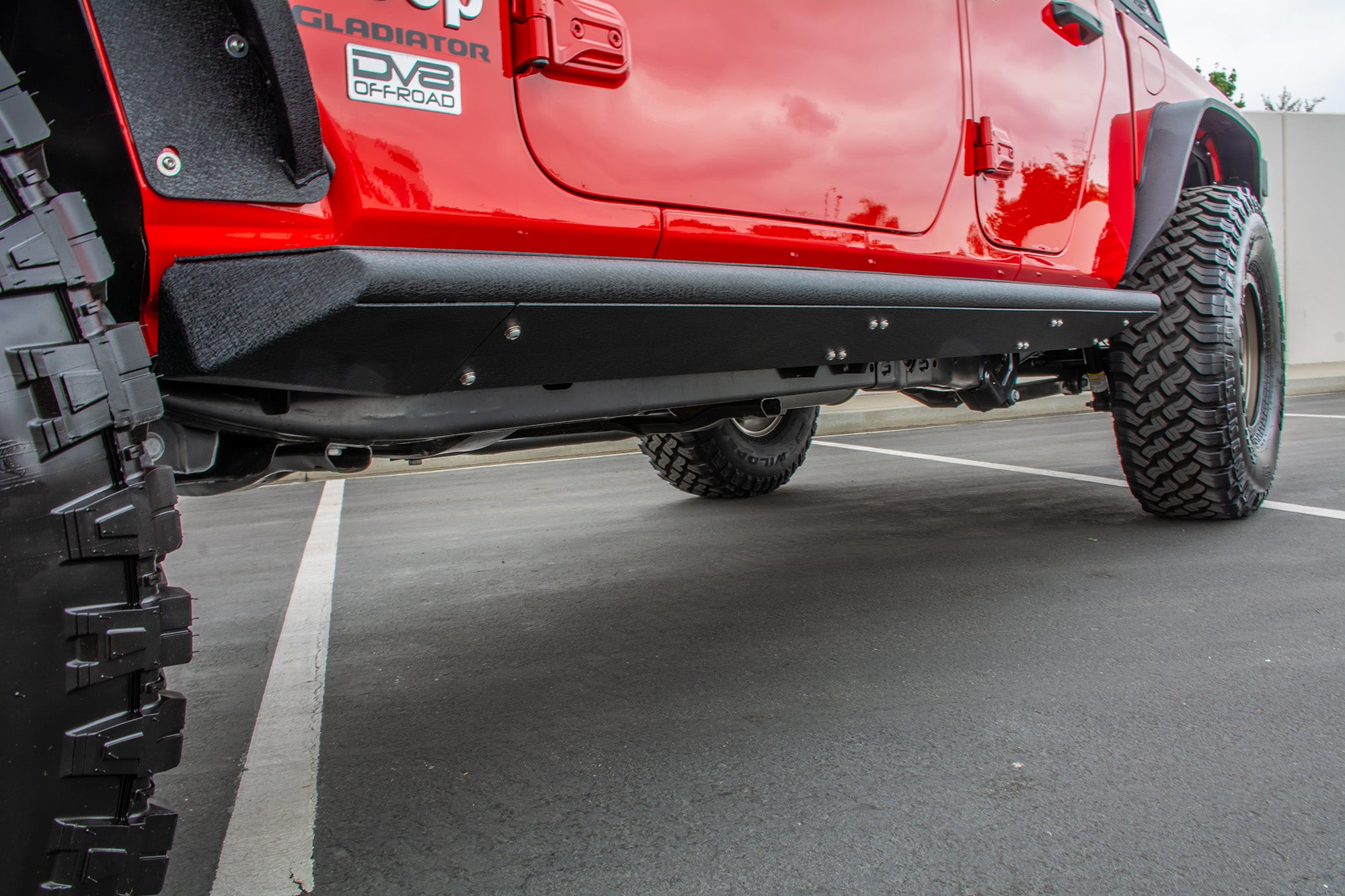 Jeep JT Rock Slider With Step; Pair - Apollo Off-Road
