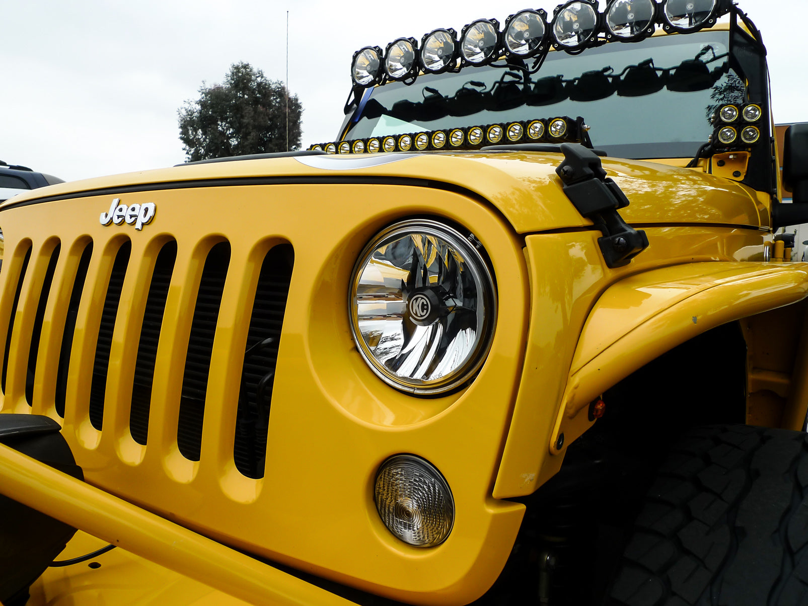KC HiLiTES 7 in Gravity LED - Single Headlight - SAE/ECE - 40W Driving Beam - for 07-18 Jeep JK - Apollo Off-Road