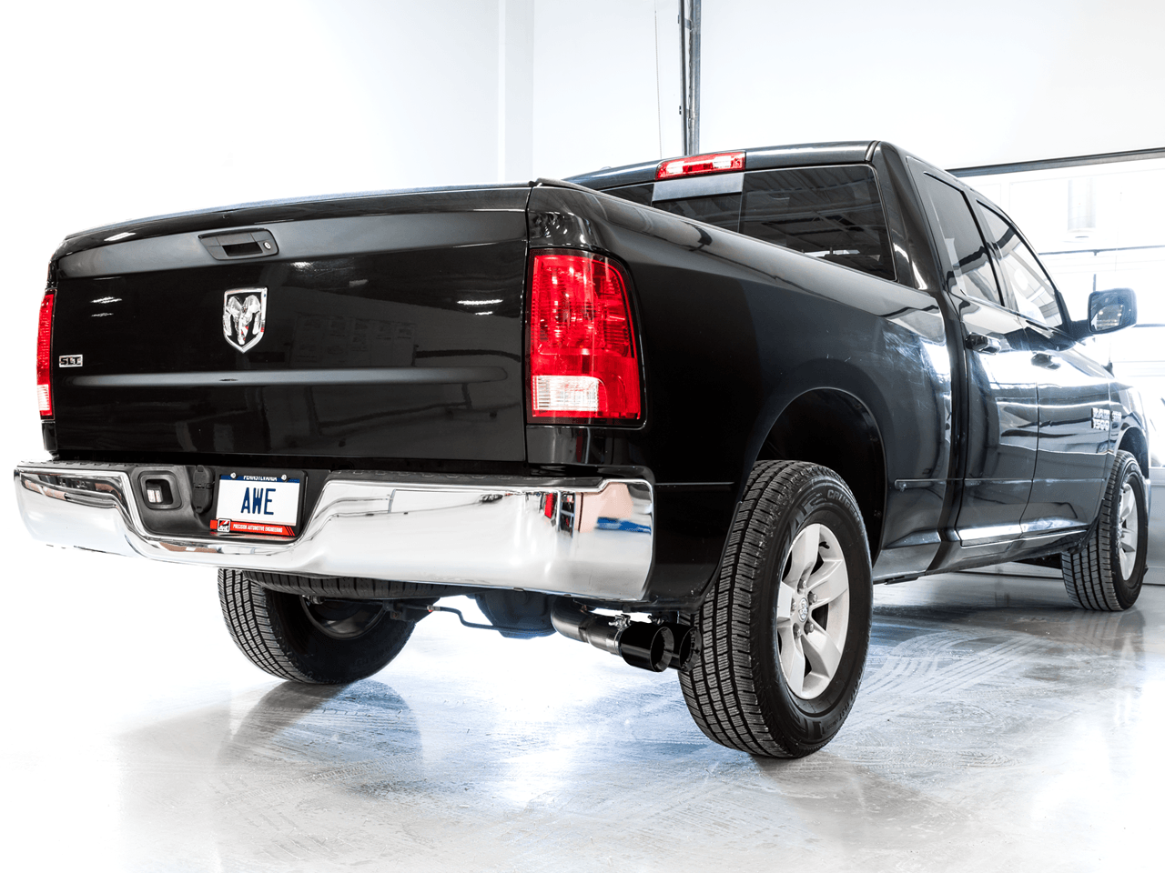 AWE 0FG Single Side Exit Catback Exhaust for 4th Gen RAM 1500 5.7L (Without Bumper Cutouts) - Dual Diamond BlackTips - Apollo Off-Road